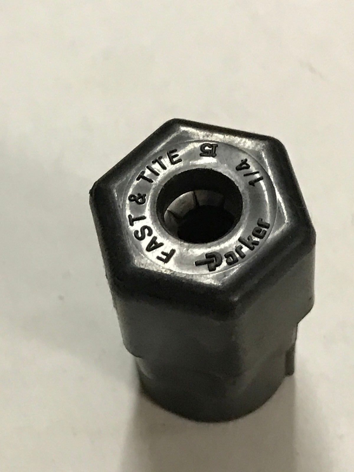 Raven Gauge Fitting for SCS-203 1/8" FPT X 1/4" Tubing - 333-0001-004