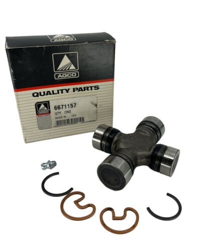 Agco Greaseable U-Joint with Snap Rings for 4440/4640 Spra-Coupe - 6671157
